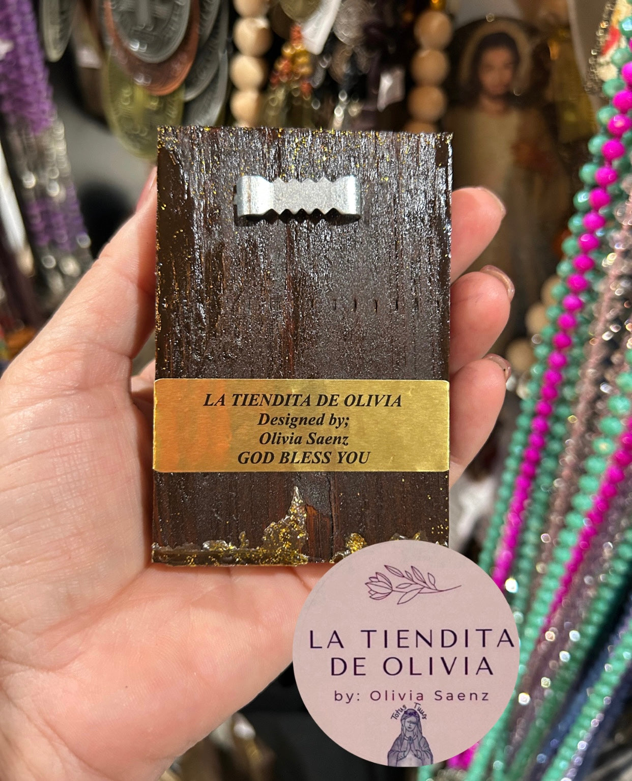 Divina Misericordia Mini Cuadrito de Madera
Medidas Aproximadas 2”x 3”
Elaborado y Diseñado por LA TIENDITA DE OLIVIA