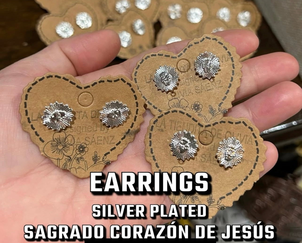 STUD EARRINGS SAGRADO CORAZÓN DE JESÚS. SILVER PLATED