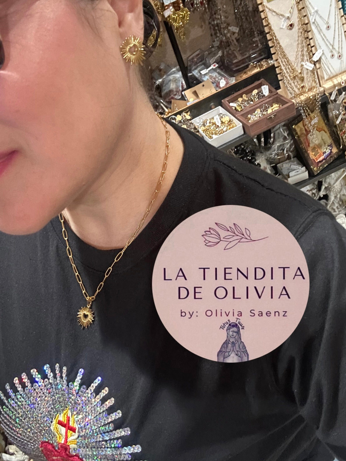 Gold Sacred Heart Paper Clip Necklace 16” long
Stainless Steel
$10.00