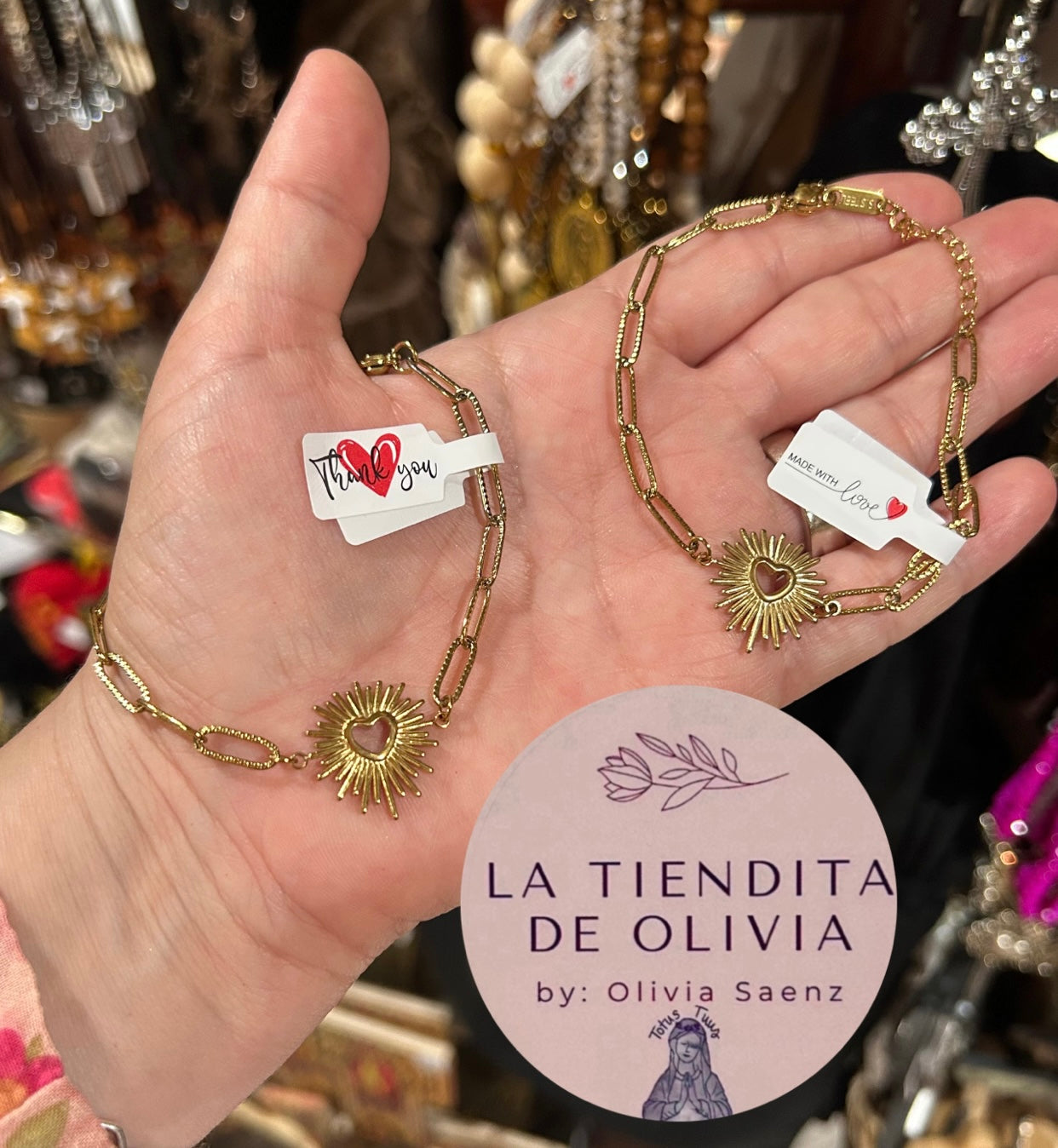 Gold Sacred Heart Paper Clip Bracelet
Stainless Steel