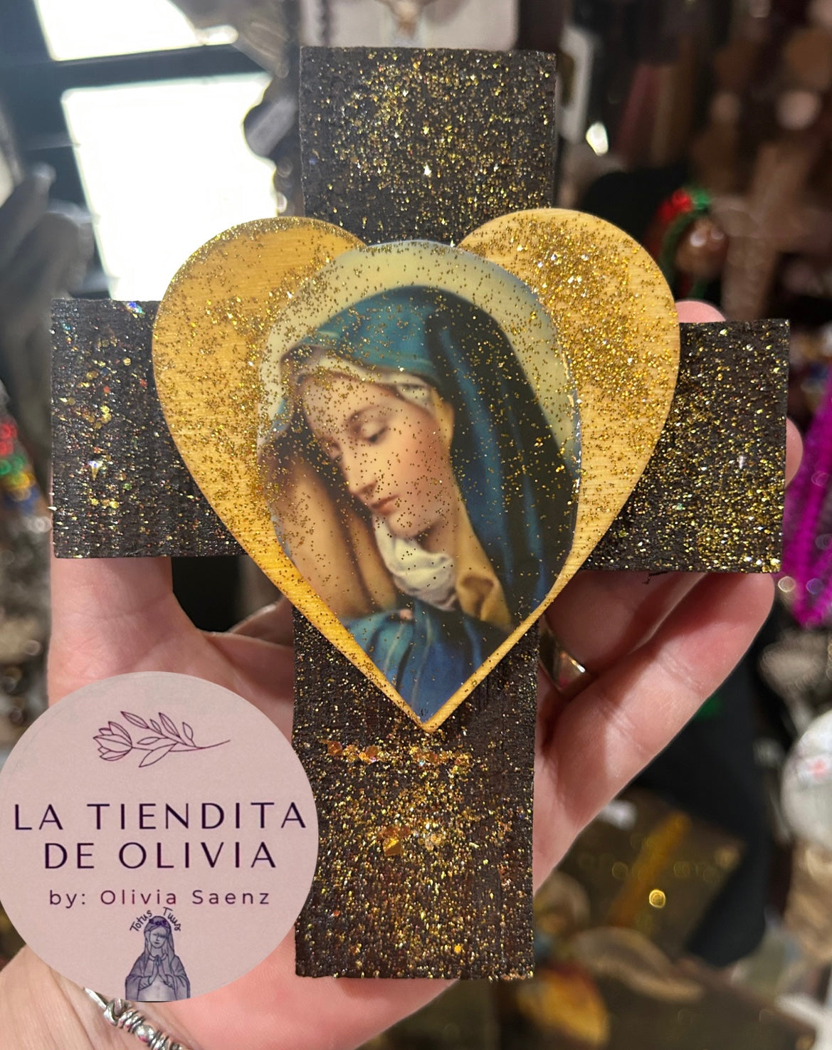 VIRGEN DOLOROSA  Mini Cruz de Madera para colgar 
Medidas aproximadas 4.5" X 6"
Elaborada y diseñada por La Tiendita de Olivia