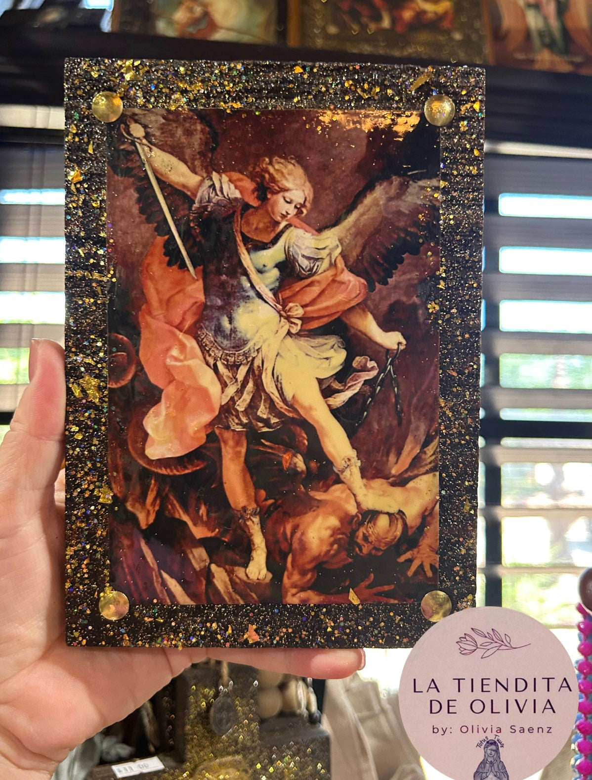 San Miguel Arcángel Cuadro de Madera 
Medidas Aproximadas 5” x  7”

Elaborado y Diseñado por LA TIENDITA DE OLIVIA