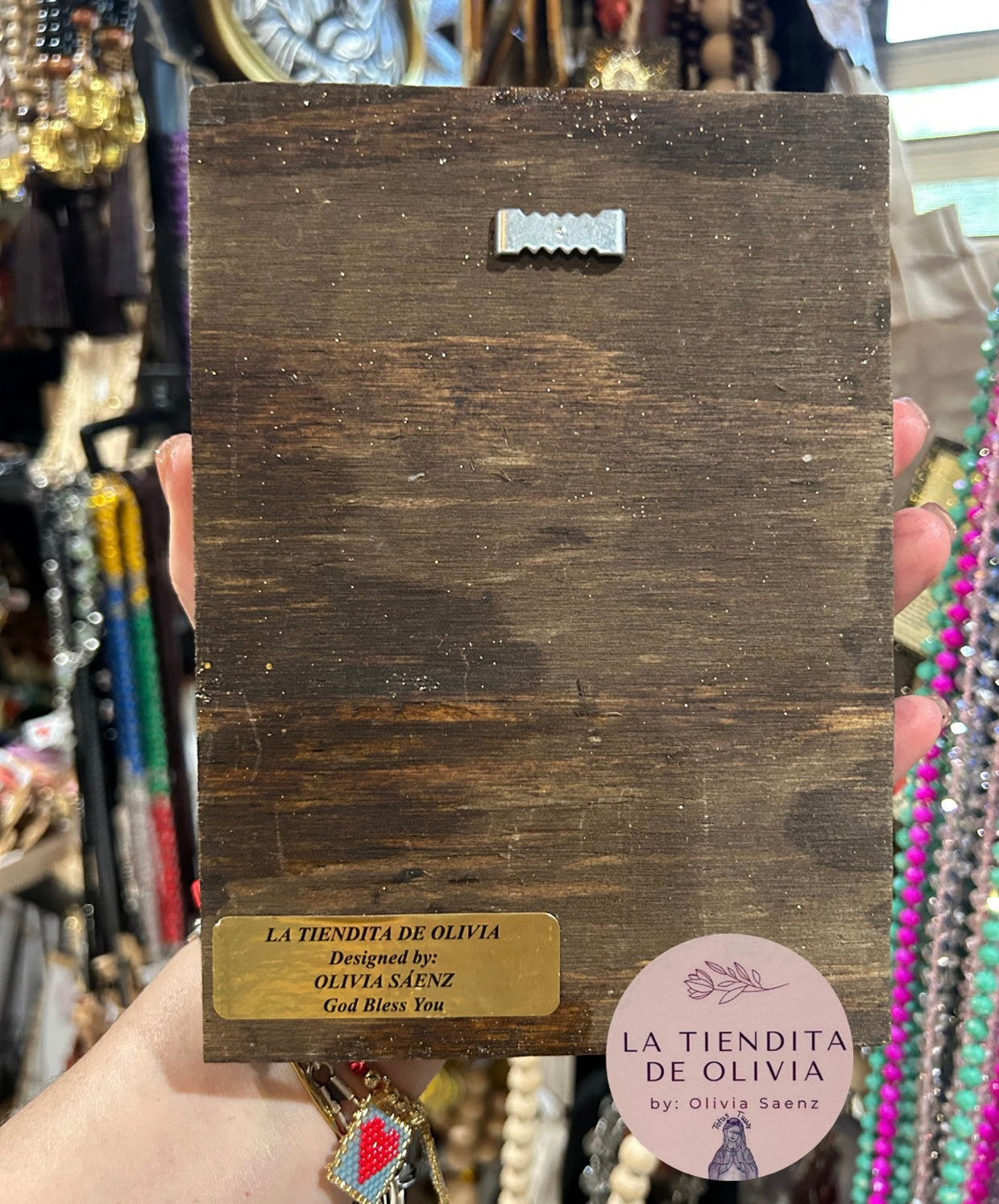 Santa María Faustina  Cuadro de Madera 
Medidas Aproximadas 5” x  7”

Elaborado y Diseñado por LA TIENDITA DE OLIVIA