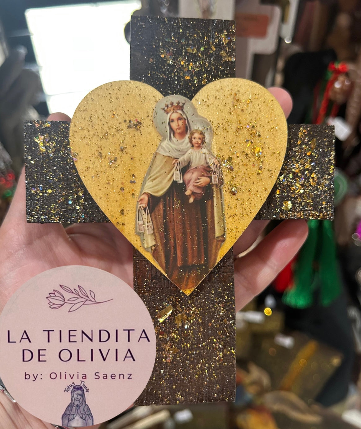 VIRGEN DEL CARMEN  Mini Cruz de Madera para colgar 
Medidas aproximadas 4.5" X 6"
Elaborada y diseñada por La Tiendita de Olivia