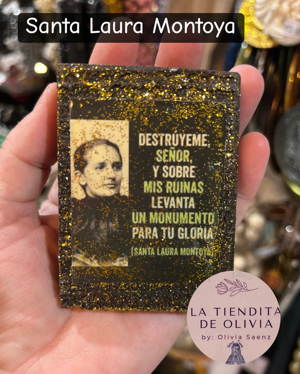 Santa Laura Montoya                                          Mini Cuadrito de Madera 
Medidas Aproximadas 2”x 3”

Elaborado y Diseñado por LA TIENDITA DE OLIVIA