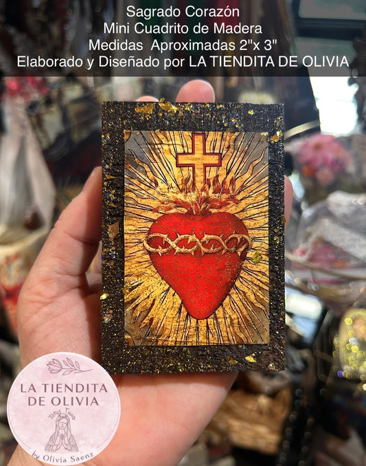 Sagrado Corazón Sacred Heart 
Mini Cuadrito de Madera
Medidas Aproximadas 2"x 3"
Elaborado y Diseñado por LA TIENDITA DE OLIVIA