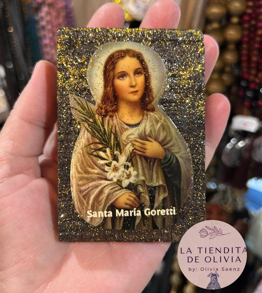 Santa María Goretti                                          Mini Cuadrito de Madera 
Medidas Aproximadas 2”x 3”

Elaborado y Diseñado por LA TIENDITA DE OLIVIA