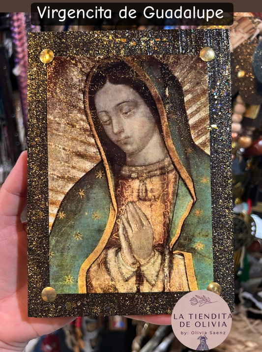 Virgencita de Guadalupe               Cuadro de Madera 
Medidas Aproximadas 5” x  7”

Elaborado y Diseñado por LA TIENDITA DE OLIVIA