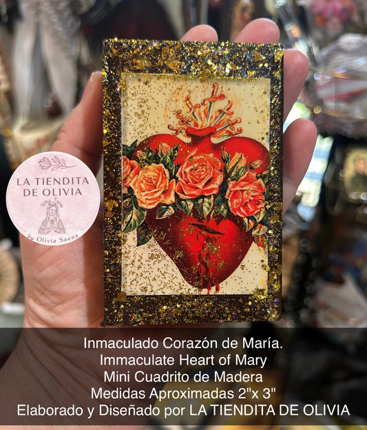 Inmaculado Corazón de María.                   Immaculate Heart of Mary 
Mini Cuadrito de Madera
Medidas Aproximadas 2"x 3"
Elaborado y Diseñado por LA TIENDITA DE OLIVIA